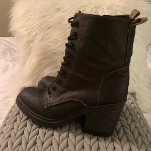 Combat boots